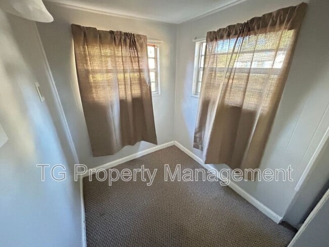 Building Photo - 5691 Akra Ave