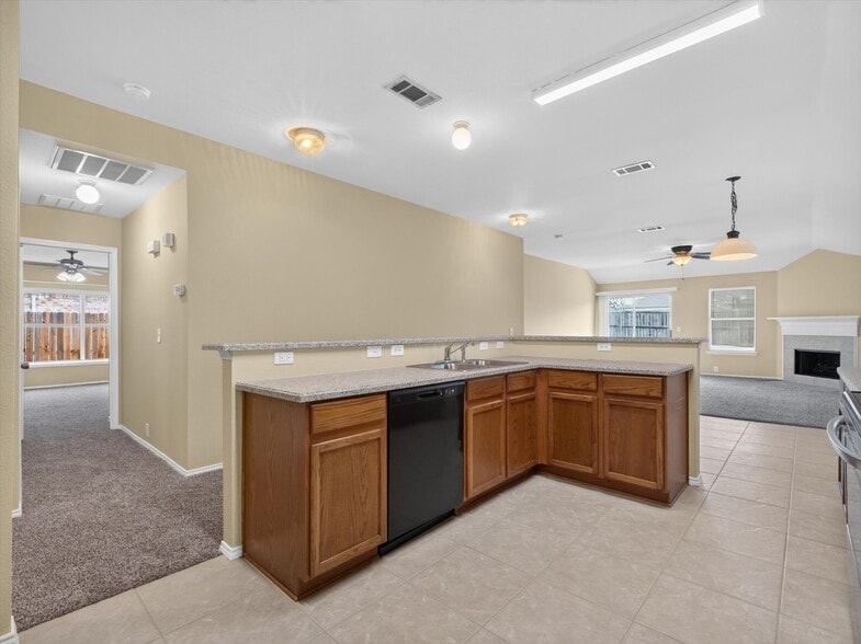Building Photo - 3004 Sawgrass Dr
