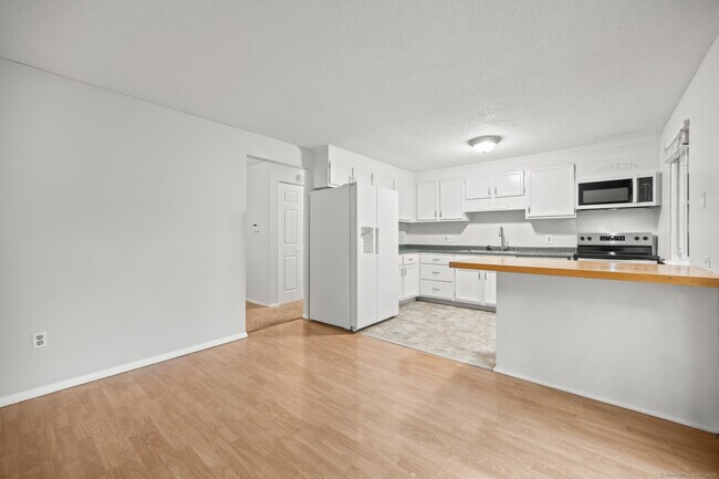 Building Photo - 45 Conestoga Way