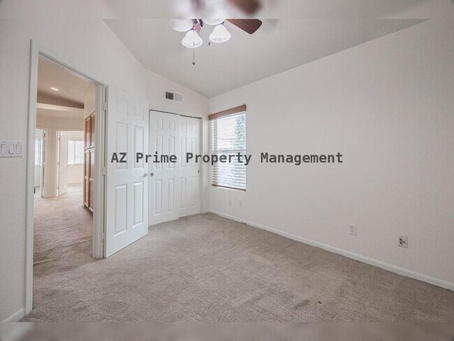 Building Photo - 1343 E Beacon Dr