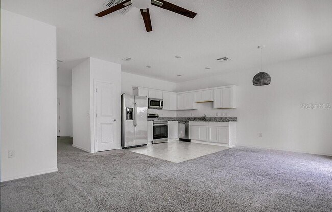 Building Photo - 433 Madison Dr