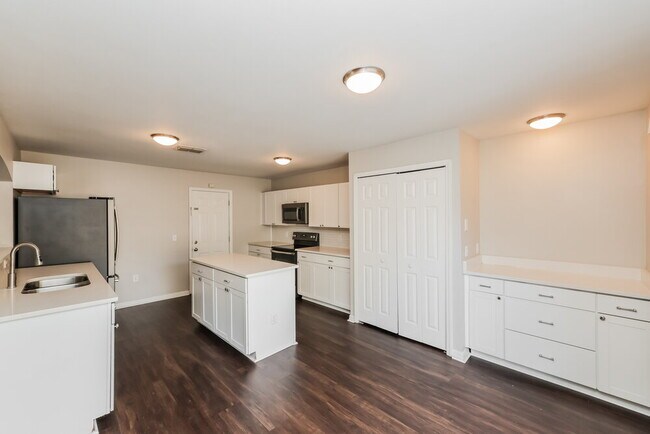 Building Photo - 11162 Summer Star Dr