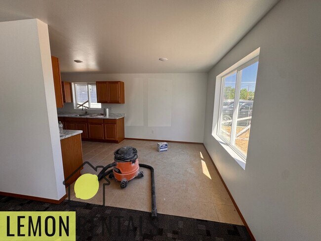 Building Photo - 1512 Landon Ave
