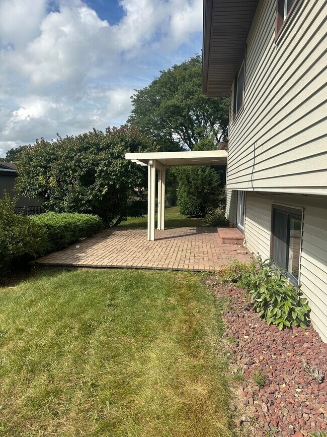 Building Photo - 1718 Valley Forge Pl
