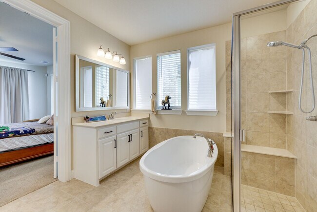 Building Photo - 12718 Mdw Gln Trl