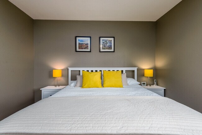 Building Photo - 15095 N Thompson Peak Pkwy