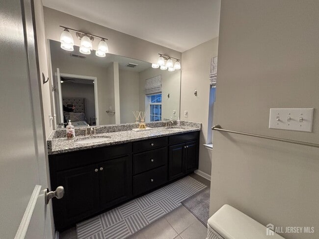 Building Photo - 1205 Hights Farm Rd N