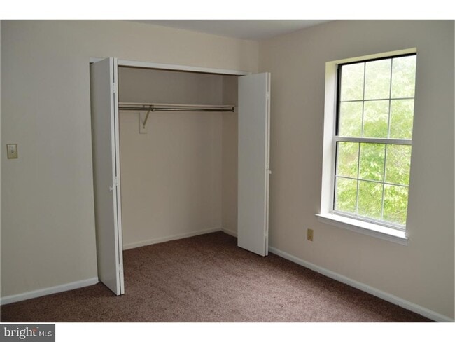 Building Photo - 131 Emery Ct