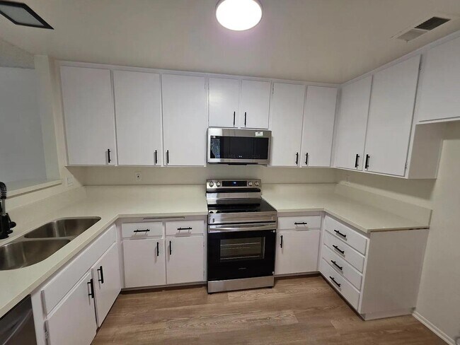 Building Photo - 26257 Hillsford Pl