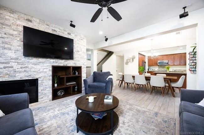 Building Photo - 1813 Cyan Ln