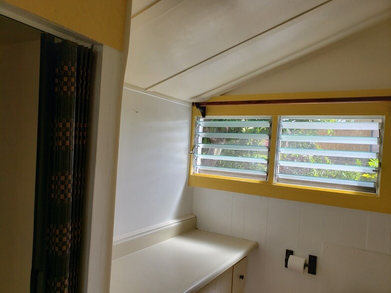 Bathroom pic 2 of 2 - 129 Ulupa St