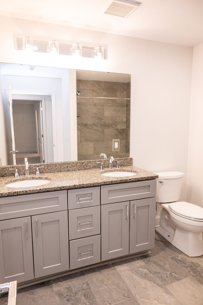 2304 | Bathroom - ArriveKC Condos
