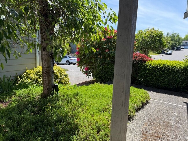Building Photo - Everett 3 Bedroom Rambler