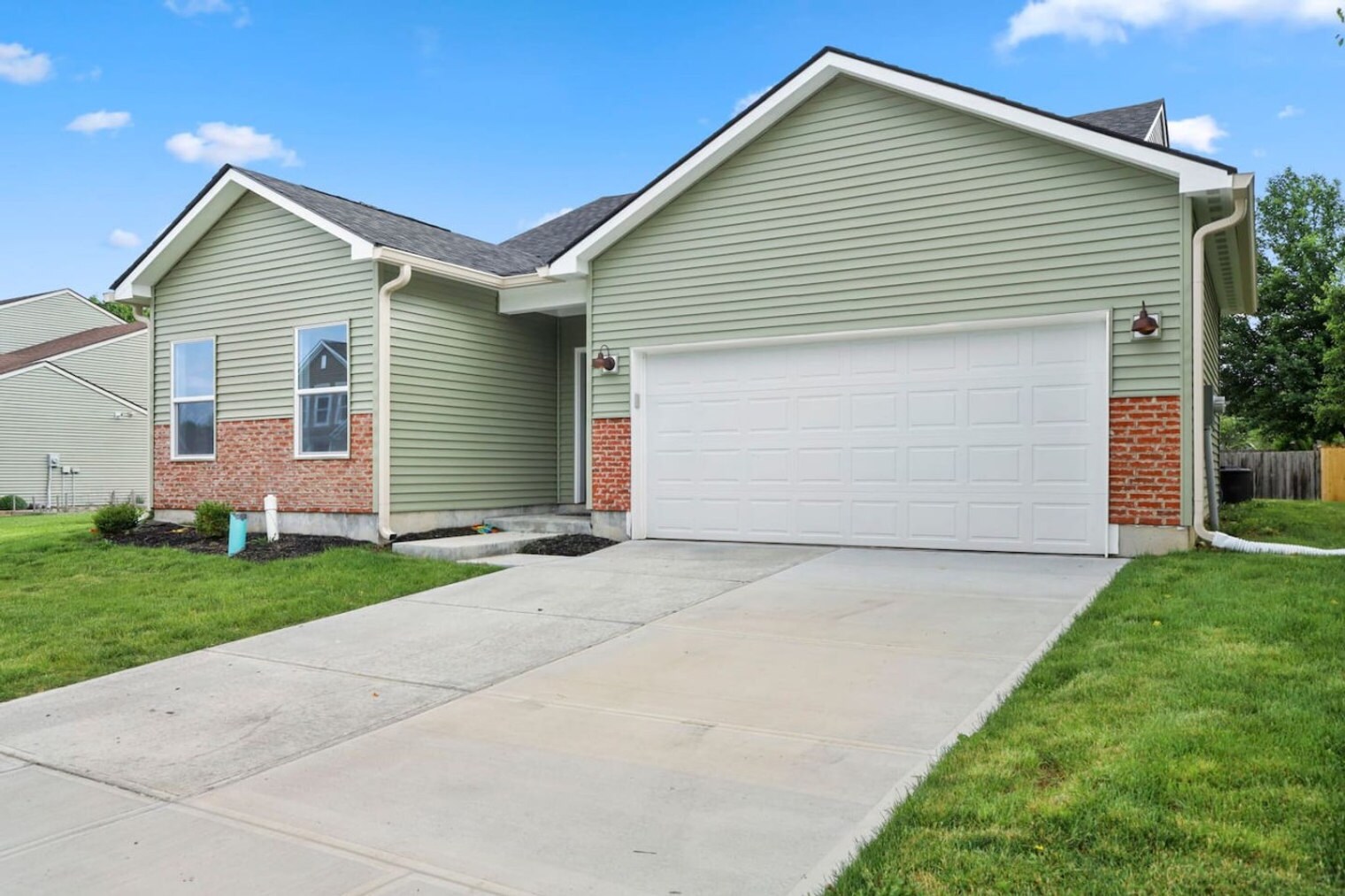 Building Photo - 8355 Fieldfare Way