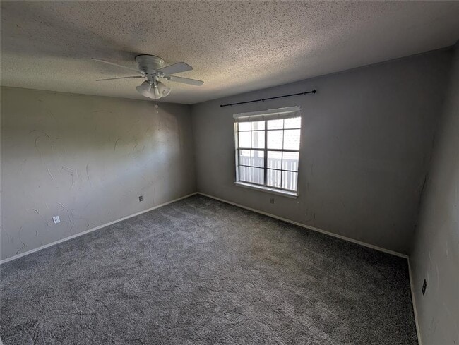 Building Photo - 11327 N May Ave