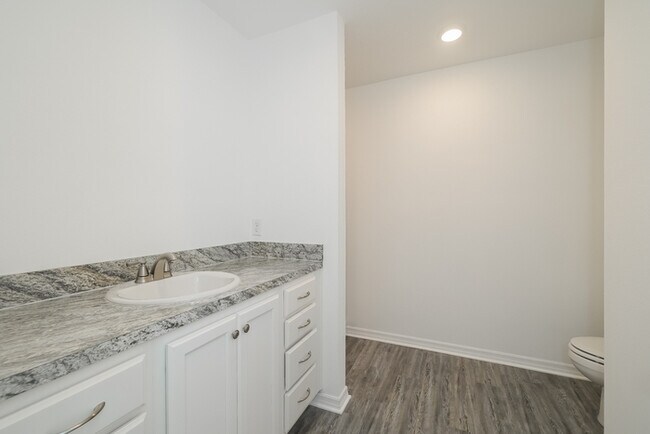 Building Photo - 206 Linda Ln