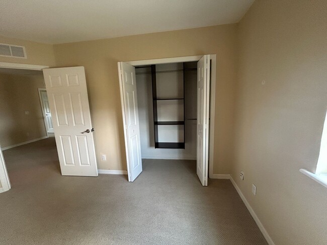 Building Photo - 2475 Ashbury Cir
