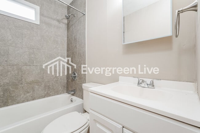 Building Photo - 2835 Fairmount St