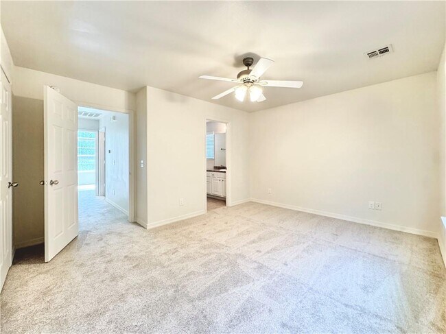 Building Photo - 8 Boreland Ln