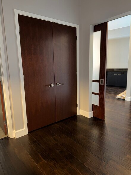 Building Photo - 912 Channelside Dr