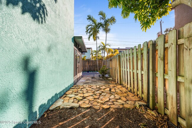 Building Photo - 123 Adams Ave