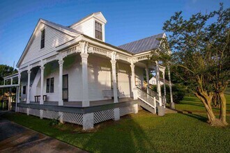 Building Photo - 1228 Mississippi St