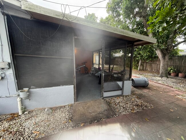 Building Photo - 710 N 66 Terrace