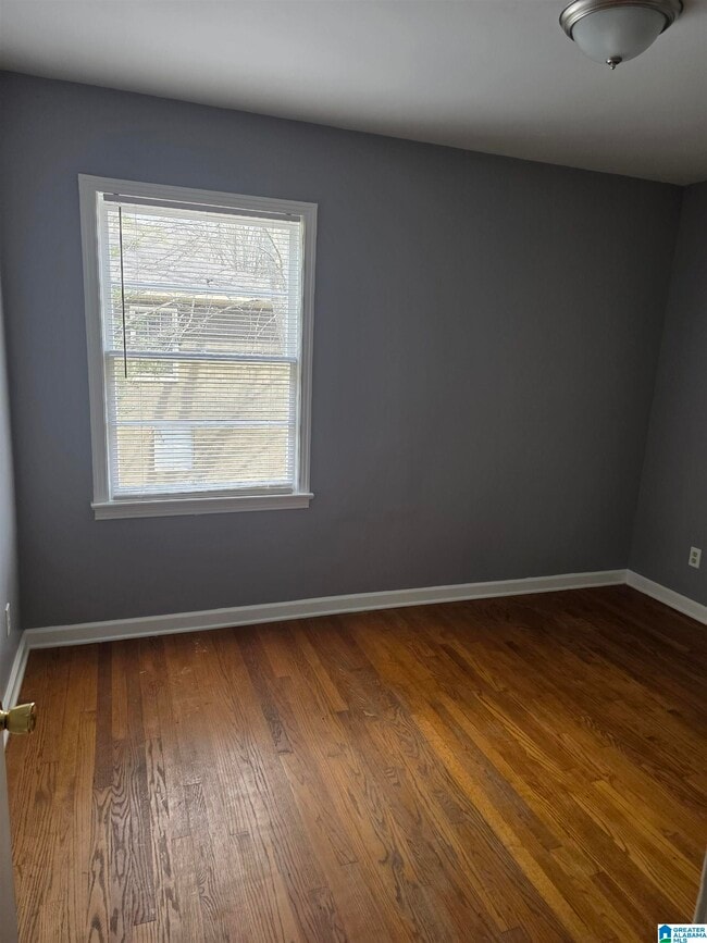 Building Photo - 529 Camellia Rd