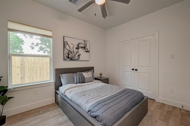 Building Photo - 5122 Southwind St