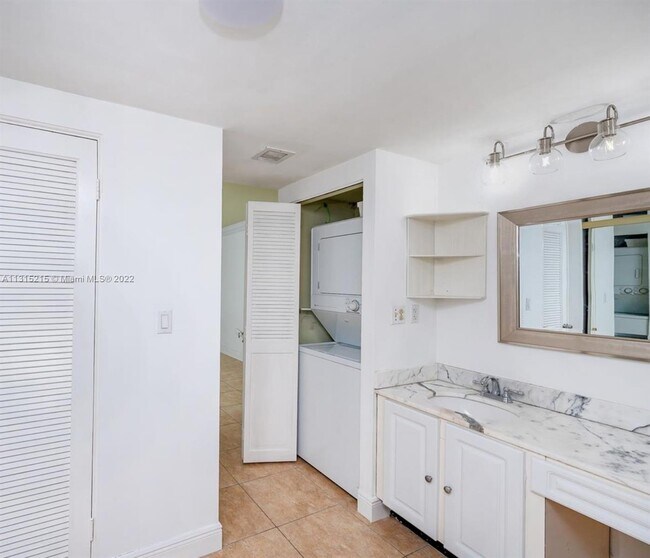 Building Photo - 177 Ocean Ln Dr