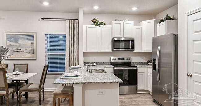 Building Photo - 3 Egret Ave