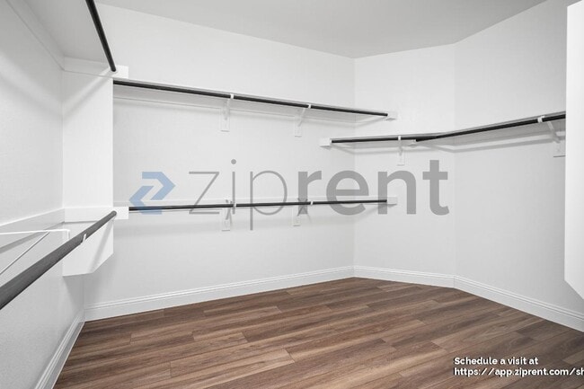 Building Photo - 2900 Long Slope Rd