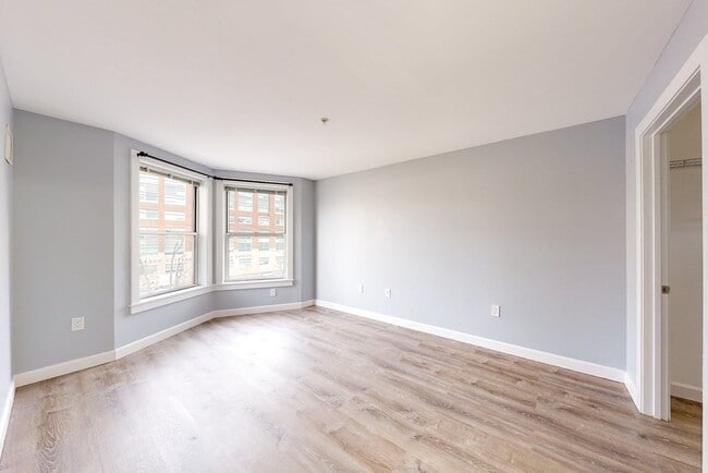 Building Photo - 120 Mountfort St