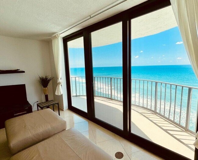 Building Photo - 5420 N Ocean Dr