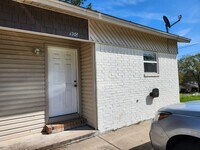 Building Photo - 900-902 West 16th St.