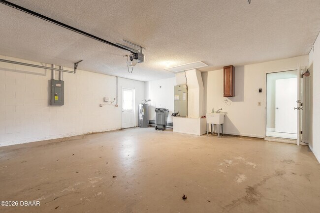 Building Photo - 10 Cormorant Ct