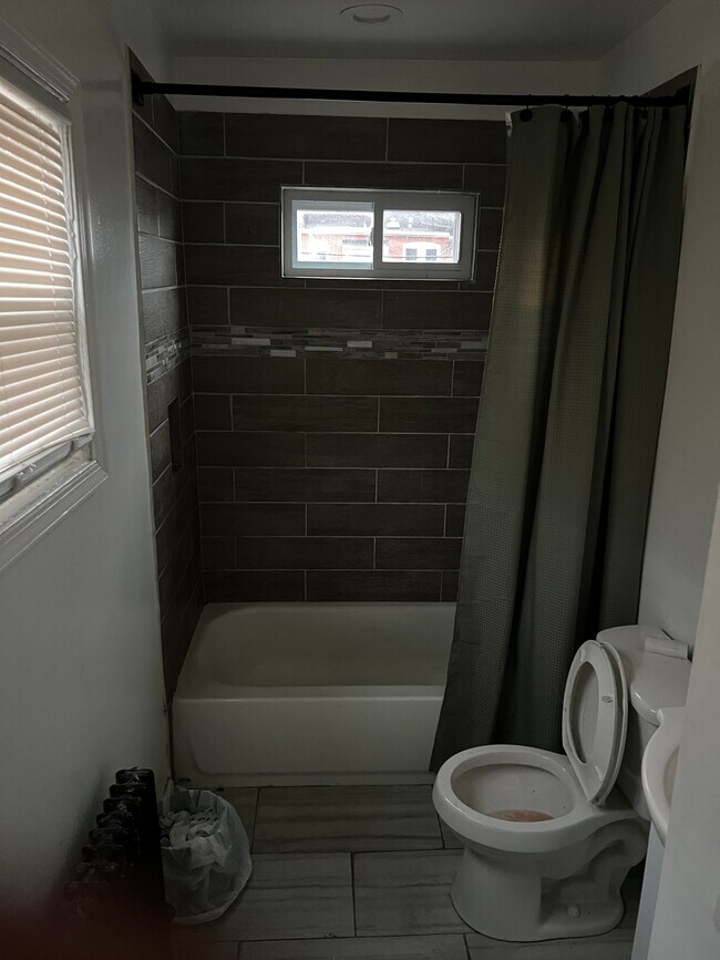 Building Photo - 525 Normandy Ave