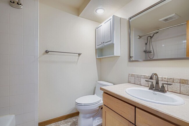 Building Photo - BEAUTIFUL 4 Bed 3 Bath Single Family Home In Boulder!