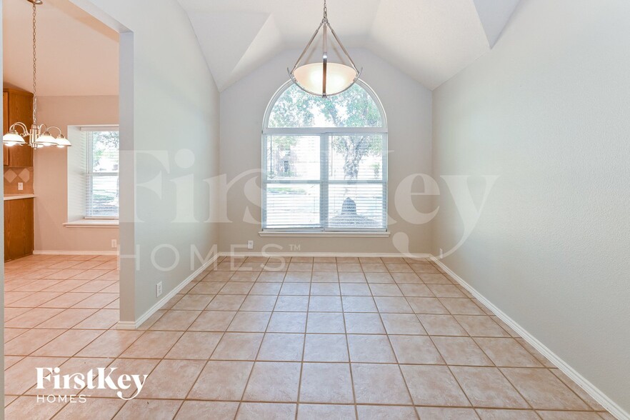 Building Photo - 3302 Thorpeshire Ct