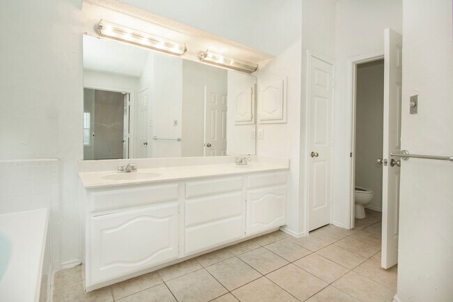 Building Photo - House for Lease in Plano