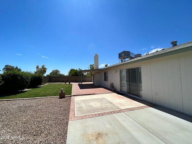 Building Photo - 4222 E Winnetka Dr