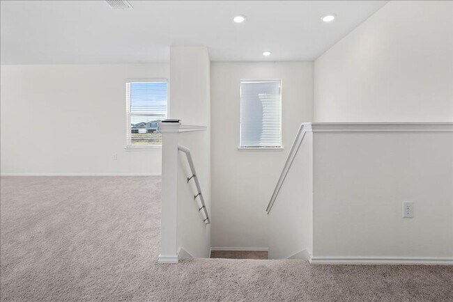 Building Photo - 18501 Spotted Eagle Ln