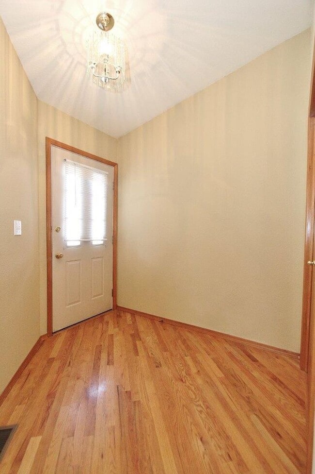 Building Photo - Single-Level Townhome Nestled in SE Boise