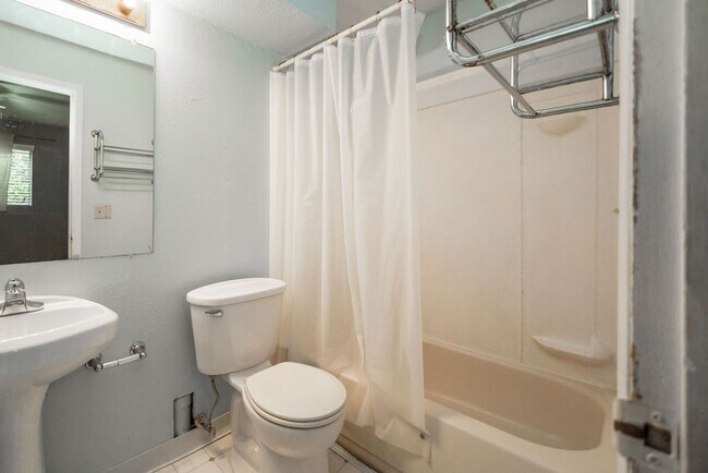 Building Photo - 720 City Park Ave