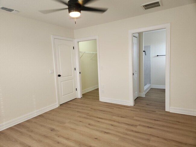 Building Photo - Home for rent
