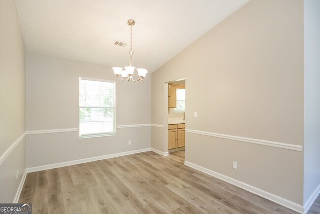 Building Photo - 3054 Aberdeen Way