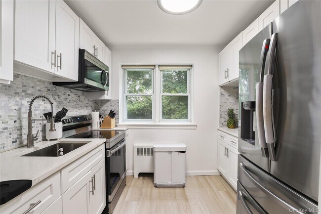 Building Photo - 140 N Broadway