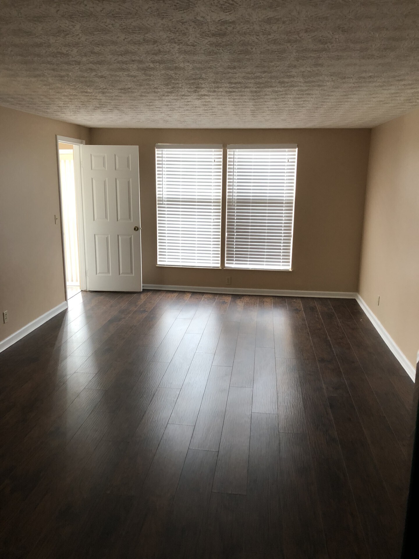 Building Photo - 4283 Parkview Ct