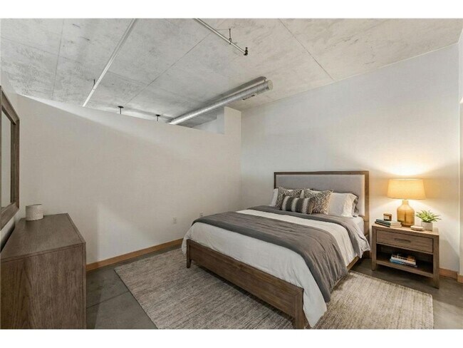 Building Photo - 720 N 4th St