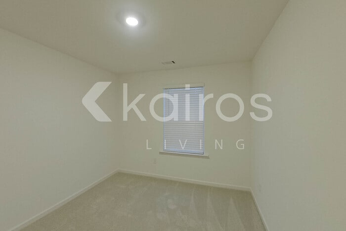 Building Photo - 218 Birch Ave